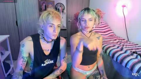 Dan  Lila  online show from April 8, 2026, 11:27 pm