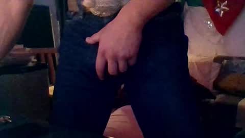 Snapshot of badhombremx chatting on December 31, 2024, 2:47 pm Mexican livin Off the Wall online show from December 31, 2024, 2:47 pm