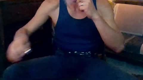 Snapshot of badhombremx chatting on February 24, 2025, 4:27 am Mexican livin Off the Wall online show from February 24, 2025, 4:27 am