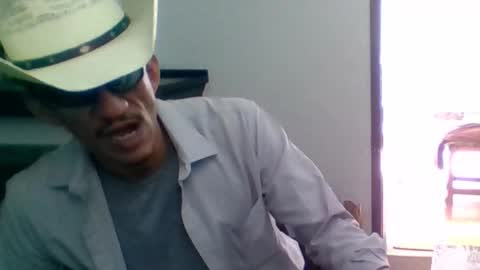 Snapshot of badhombremx chatting on March 8, 2025, 10:02 pm Mexican livin Off the Wall online show from March 8, 2025, 10:02 pm