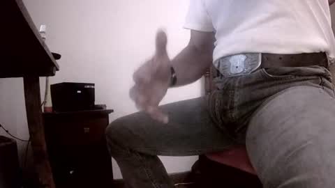 Snapshot of badhombremx chatting on June 25, 2026, 5:12 am Mexican livin Off the Wall online show from June 25, 2026, 5:12 am