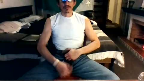 Snapshot of badhombremx chatting on July 7, 2026, 8:40 am Mexican livin Off the Wall online show from July 7, 2026, 8:40 am