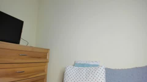 Snapshot of badmodel_ chatting on January 24, 2025, 2:30 pm Name online show from January 24, 2025, 2:30 pm