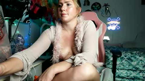 Bae Bae Blue online show from October 29, 2025, 12:57 am