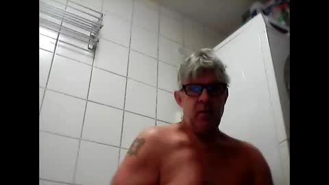 Snapshot of baggelina75 chatting on December 15, 2024, 10:50 am baggelina75 online show from December 15, 2024, 10:50 am