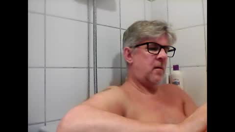 Snapshot of baggelina75 chatting on January 15, 2025, 8:37 pm baggelina75 online show from January 15, 2025, 8:37 pm