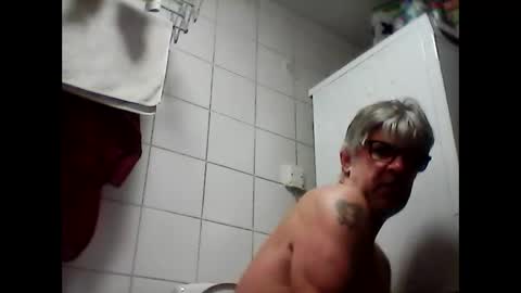 Snapshot of baggelina75 chatting on February 17, 2025, 4:31 am baggelina75 online show from February 17, 2025, 4:31 am