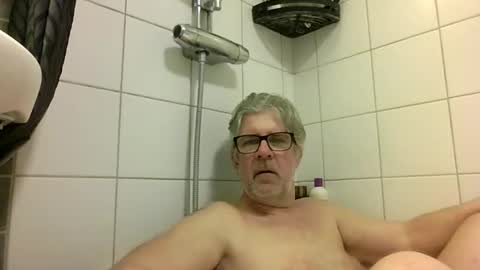 Snapshot of baggelina75 chatting on April 22, 2026, 7:04 pm baggelina75 online show from April 22, 2026, 7:04 pm