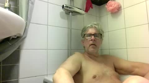 Snapshot of baggelina75 chatting on May 4, 2026, 5:31 pm baggelina75 online show from May 4, 2026, 5:31 pm