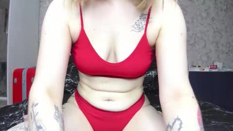 holly online show from October 9, 2025, 3:43 pm