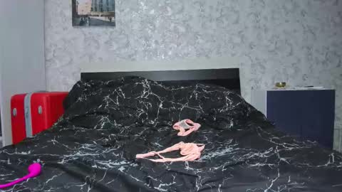 holly online show from October 31, 2025, 3:57 pm