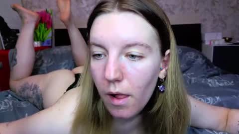 Snapshot of baiambel_mi chatting on April 5, 2026, 3:31 pm holly online show from April 5, 2026, 3:31 pm