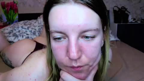 Snapshot of baiambel_mi chatting on April 27, 2026, 3:43 pm holly online show from April 27, 2026, 3:43 pm