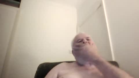 Snapshot of baker242 chatting on January 7, 2025, 9:57 pm Baker242 online show from January 7, 2025, 9:57 pm