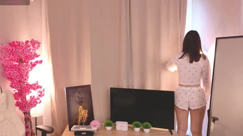 Snapshot of balabauss chatting on November 30, 2025, 8:29 am balabauss online show from November 30, 2025, 8:29 am