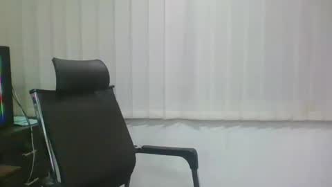 Snapshot of ballbustingslave1987nolimits chatting on December 14, 2024, 7:18 am Ballbusting Slave online show from December 14, 2024, 7:18 am