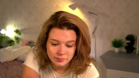 Snapshot of bambi_bimboo chatting on June 30, 2026, 6:53 pm Mila online show from June 30, 2026, 6:53 pm