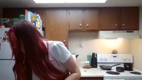 bambibae79 online show from April 27, 2026, 8:18 pm