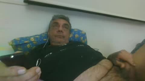 Snapshot of bambino6060 chatting on May 21, 2026, 6:09 am bambino6060 online show from May 21, 2026, 6:09 am