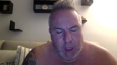 banana5289 online show from November 5, 2025, 8:20 pm