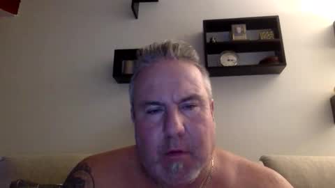 banana5289 online show from December 17, 2025, 8:15 pm