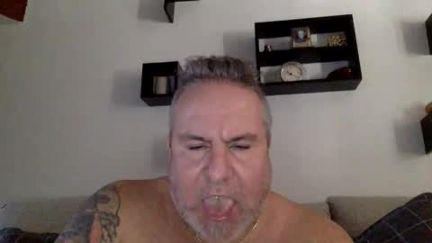 banana5289 online show from February 5, 2026, 8:02 pm