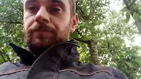 bananek online show from October 4, 2025, 8:23 am