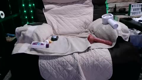 BANJOEY online show from December 15, 2024, 7:35 am