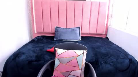 B A R B A R A online show from November 26, 2025, 12:17 pm