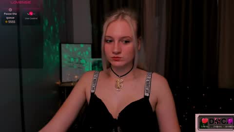 Snapshot of barbara_meow_ chatting on January 9, 2025, 1:56 pm Barbara online show from January 9, 2025, 1:56 pm