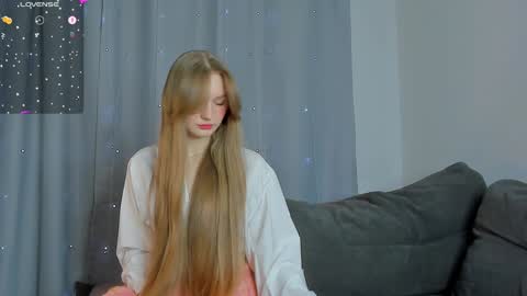 Snapshot of barbbiiedoll chatting on December 1, 2024, 9:15 pm Kendall online show from December 1, 2024, 9:15 pm