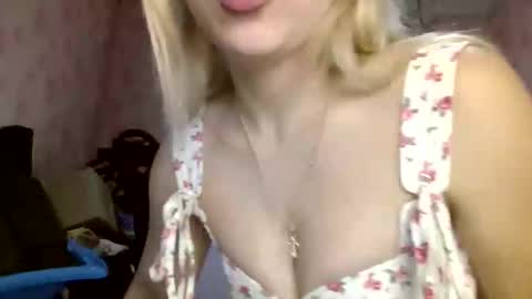 Snapshot of barbie___girl chatting on November 10, 2025, 6:12 am barbie___girl online show from November 10, 2025, 6:12 am