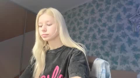 Snapshot of barbie_angel_ chatting on December 21, 2025, 12:18 am Barbie online show from December 21, 2025, 12:18 am