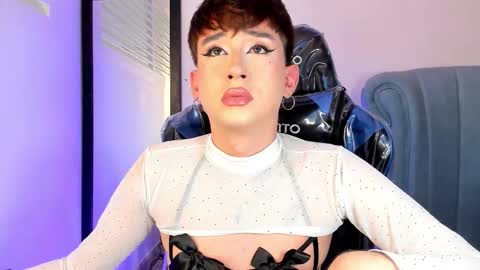 Snapshot of barbie_boy_ chatting on February 17, 2026, 6:32 am I work from home this is my room 3 online show from February 17, 2026, 6:32 am