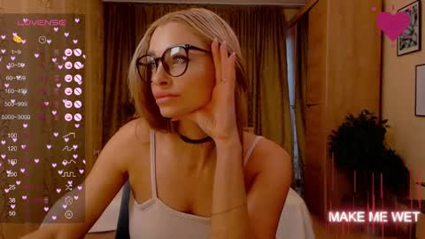 Snapshot of barbie_kiss1 chatting on December 11, 2024, 4:49 am barbie online show from December 11, 2024, 4:49 am