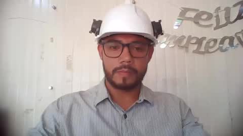 Independ Model online show from December 16, 2025, 4:45 pm