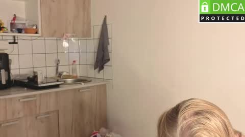 Barbie Staze online show from April 25, 2026, 8:06 pm