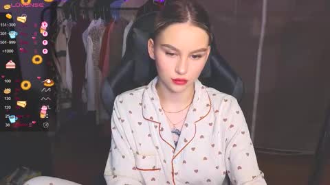 Eva online show from November 26, 2025, 3:13 pm