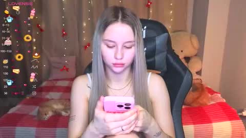 Eva online show from December 1, 2025, 12:43 pm