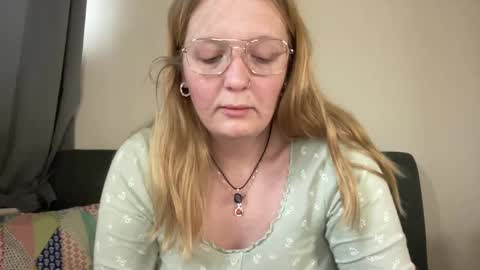 barbiegirl966 online show from February 22, 2025, 9:45 am