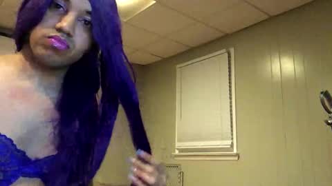 Snapshot of barbiegutzfan3 chatting on September 21, 2025, 2:13 am Tsbaby301 online show from September 21, 2025, 2:13 am