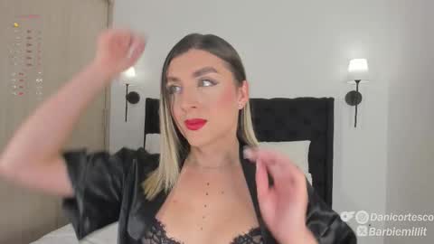 Snapshot of barbiemillit chatting on November 23, 2025, 11:15 pm barbiemillit online show from November 23, 2025, 11:15 pm