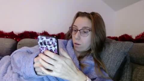 Snapshot of barelylegalblondy chatting on January 8, 2026, 5:15 pm Lena online show from January 8, 2026, 5:15 pm