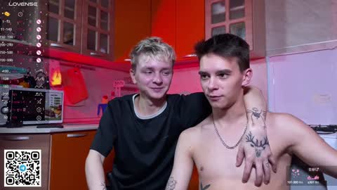 Snapshot of barney_kevin chatting on December 3, 2024, 6:17 pm Fansly Barney and Kevin T online show from December 3, 2024, 6:17 pm