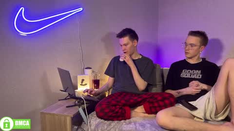 Snapshot of barney_kevin chatting on March 1, 2025, 7:26 pm Fansly Barney and Kevin T online show from March 1, 2025, 7:26 pm