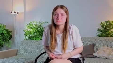 Snapshot of barrieyounkers chatting on November 27, 2025, 1:29 am Elise online show from November 27, 2025, 1:29 am