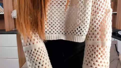 Snapshot of barrieyounkers chatting on December 15, 2025, 1:21 am Elise online show from December 15, 2025, 1:21 am