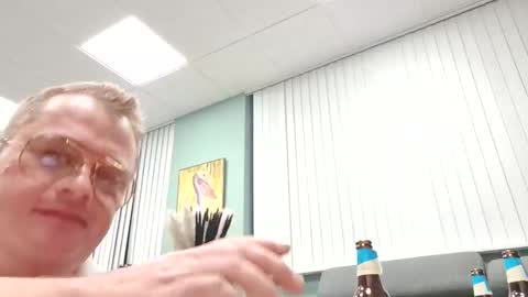 Snapshot of barrrry1994 chatting on October 26, 2025, 2:28 am barrrry1994 online show from October 26, 2025, 2:28 am