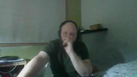 Snapshot of bart_poland chatting on October 2, 2025, 9:22 pm bart_poland online show from October 2, 2025, 9:22 pm