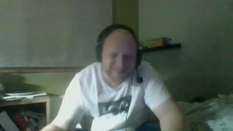 Snapshot of bart_poland chatting on October 22, 2025, 10:20 pm bart_poland online show from October 22, 2025, 10:20 pm